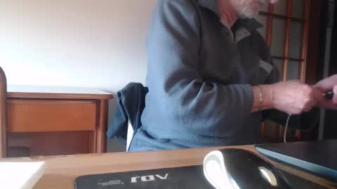 comemivuoi2 online show from March 23, 2026, 5:44 am