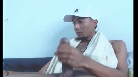 Snapshot of comoseria1927realg4life chatting on December 17, 2025, 2:45 pm comoseria1927realg4life online show from December 17, 2025, 2:45 pm