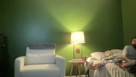 Snapshot of concentralized chatting on November 24, 2025, 6:35 am Matt online show from November 24, 2025, 6:35 am