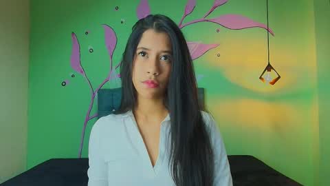 C O N N I E online show from December 3, 2025, 7:23 pm