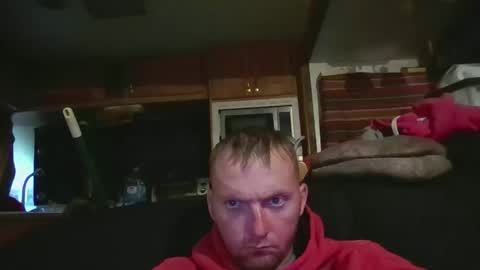 connorrussell2011 online show from April 6, 2026, 5:25 pm