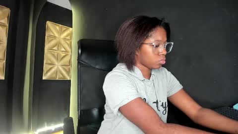 Snapshot of connywellss chatting on June 18, 2026, 8:46 pm Nilo Solem online show from June 18, 2026, 8:46 pm