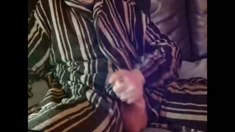 Snapshot of coolbreeze420842217 chatting on December 18, 2025, 8:04 pm coolbreeze420 online show from December 18, 2025, 8:04 pm