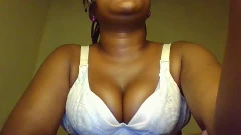 coolgirl001 online show from February 13, 2026, 2:07 am