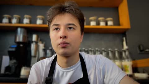 Snapshot of coolskum00 chatting on February 19, 2025, 7:28 am Lisa and Alen online show from February 19, 2025, 7:28 am