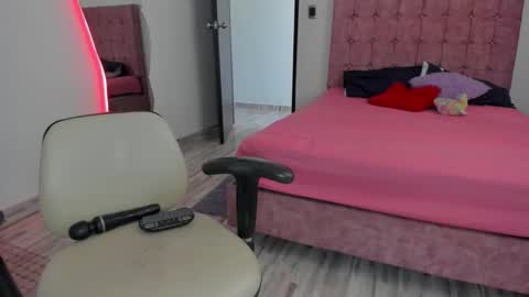Snapshot of cora22_ chatting on June 11, 2026, 2:48 pm CORA online show from June 11, 2026, 2:48 pm