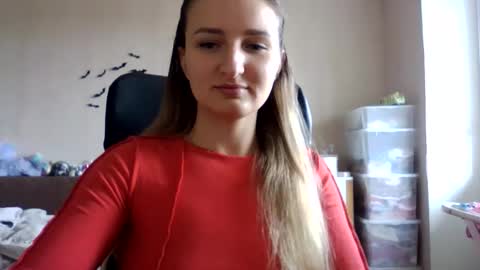 Snapshot of cora_fora chatting on October 8, 2025, 8:56 am cora_fora online show from October 8, 2025, 8:56 am