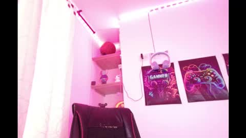 Coral online show from March 2, 2025, 5:04 pm