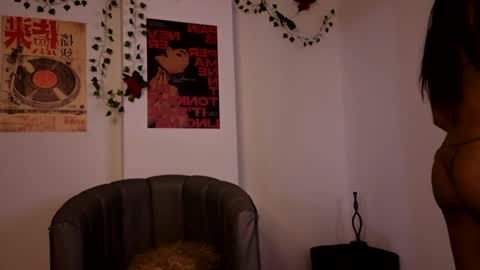 Snapshot of coraliebronson chatting on May 17, 2026, 1:36 am Coralie Bronson online show from May 17, 2026, 1:36 am