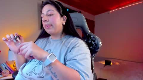 Snapshot of coraline_latin chatting on January 20, 2025, 9:43 pm Coraline online show from January 20, 2025, 9:43 pm
