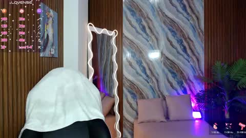 corall_tay1 online show from April 16, 2026, 11:55 am