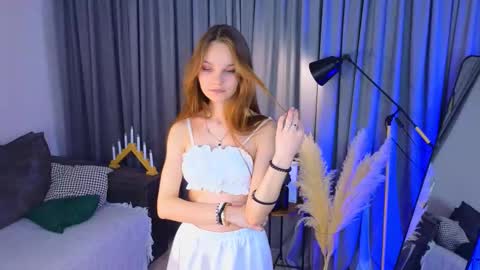 Lia online show from November 21, 2025, 3:22 pm