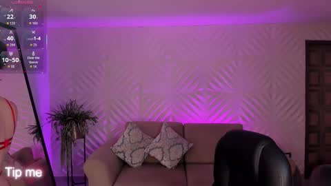 Corinne Russo online show from October 28, 2025, 4:27 am