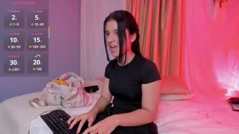 Snapshot of cositarika__ chatting on June 29, 2026, 11:43 am Lunita online show from June 29, 2026, 11:43 am