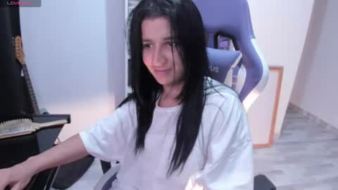 Snapshot of cositarika__ chatting on July 5, 2026, 11:56 pm Lunita online show from July 5, 2026, 11:56 pm