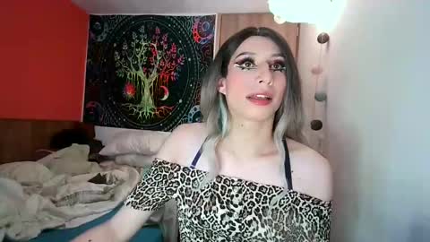 Snapshot of cosmic_crystal chatting on December 23, 2024, 8:25 pm cosmic_crystal online show from December 23, 2024, 8:25 pm