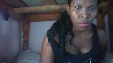 Snapshot of couleur_vanille chatting on October 21, 2025, 7:53 am couleur_vanille online show from October 21, 2025, 7:53 am