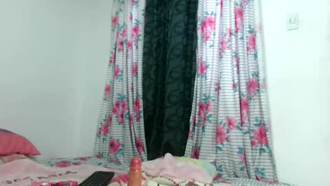couple_naughty01 online show from September 26, 2025, 2:32 pm