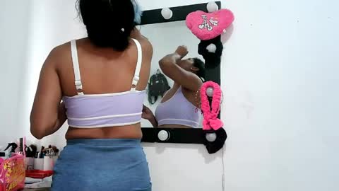 coupleeswetthott online show from May 31, 2026, 2:13 pm