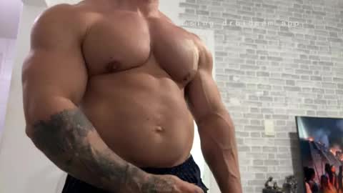 couplemuscle40 online show from April 14, 2026, 2:12 pm