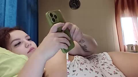 Snapshot of courteous_raspberrrry chatting on October 21, 2025, 6:25 am Rose Roys my  online show from October 21, 2025, 6:25 am