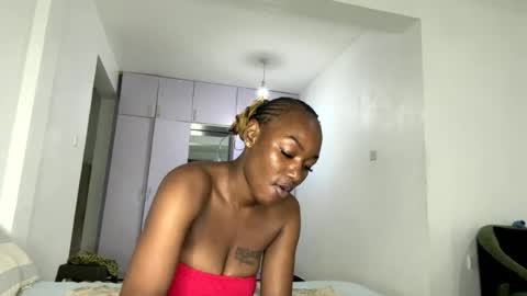 Snapshot of crave_meslowly chatting on July 23, 2026, 3:43 pm Taliee online show from July 23, 2026, 3:43 pm