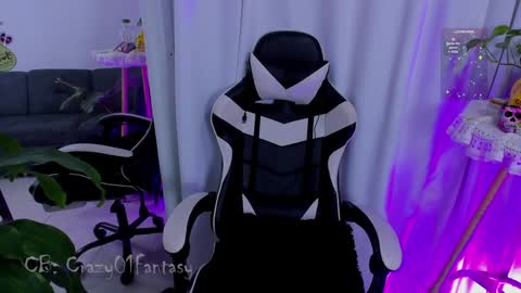 Laura  online show from January 3, 2025, 5:06 am