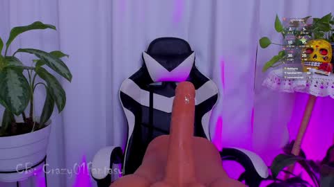 Laura  online show from January 16, 2025, 9:05 am