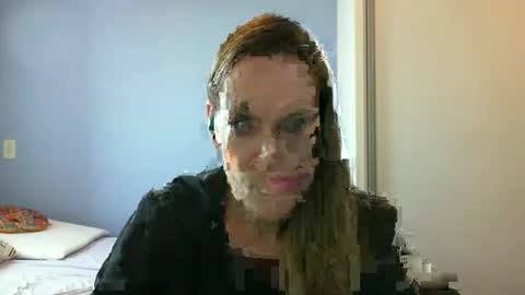Anny online show from October 3, 2025, 11:51 am