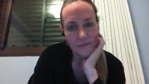 Anny online show from October 4, 2025, 12:52 am