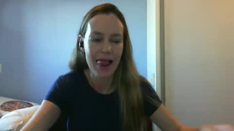 Anny online show from October 6, 2025, 10:45 am