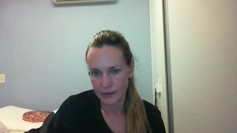 Anny online show from October 13, 2025, 12:21 am