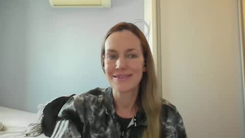 Anny online show from November 28, 2025, 12:30 pm