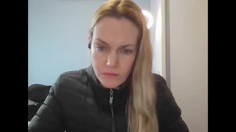 Snapshot of crazyanny chatting on June 2, 2026, 10:50 am Anny online show from June 2, 2026, 10:50 am