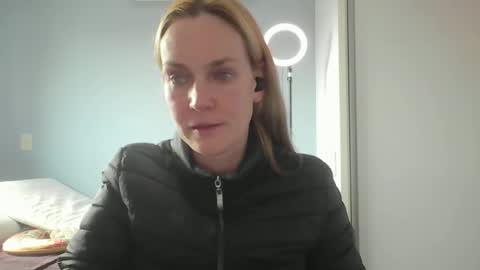 Snapshot of crazyanny chatting on June 3, 2026, 4:56 pm Anny online show from June 3, 2026, 4:56 pm