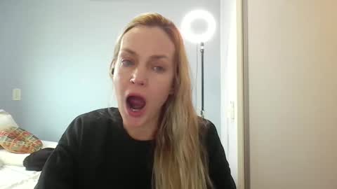 Snapshot of crazyanny chatting on June 4, 2026, 10:54 am Anny online show from June 4, 2026, 10:54 am