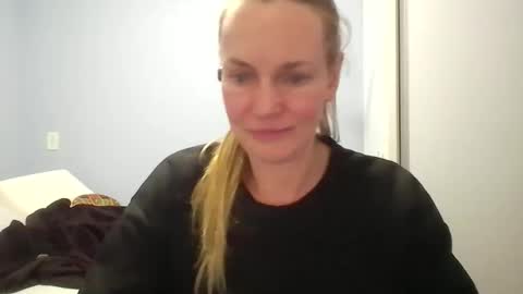 Snapshot of crazyanny chatting on June 8, 2026, 12:36 am Anny online show from June 8, 2026, 12:36 am