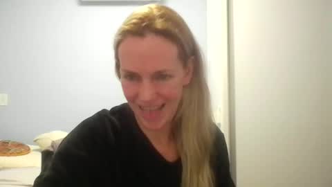 Snapshot of crazyanny chatting on June 30, 2026, 12:11 am Anny online show from June 30, 2026, 12:11 am