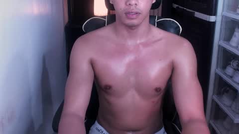 Snapshot of crazyasiancum chatting on October 6, 2025, 4:10 am Zion online show from October 6, 2025, 4:10 am