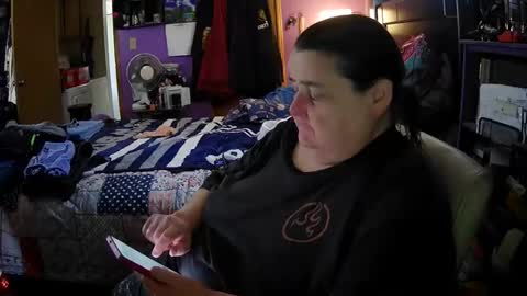 crazygirl802 online show from April 25, 2026, 7:22 pm