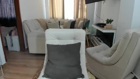 Snapshot of crazygirlsweet chatting on February 11, 2026, 12:32 pm LAURA online show from February 11, 2026, 12:32 pm