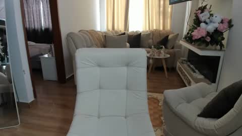 Snapshot of crazygirlsweet chatting on February 18, 2026, 3:30 pm LAURA online show from February 18, 2026, 3:30 pm