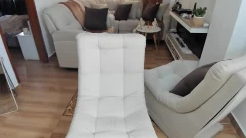 Snapshot of crazygirlsweet chatting on February 25, 2026, 12:15 pm LAURA online show from February 25, 2026, 12:15 pm