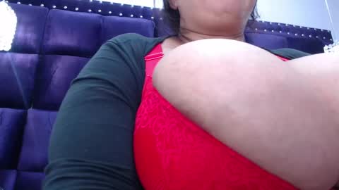 diosalinda online show from September 19, 2025, 8:53 pm