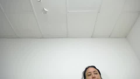 diosalinda online show from March 29, 2026, 6:35 am