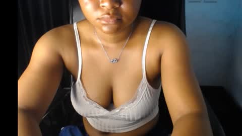 Snapshot of creamy_juicypussy chatting on November 26, 2025, 7:42 am Lady jasmine online show from November 26, 2025, 7:42 am