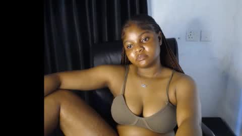 Snapshot of creamy_juicypussy chatting on November 27, 2025, 8:16 am Lady jasmine online show from November 27, 2025, 8:16 am