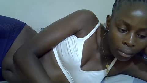 creamy_pussie online show from May 5, 2026, 10:34 am