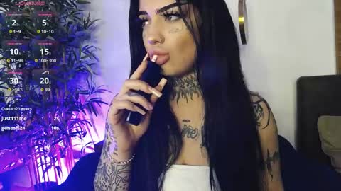 Sophie online show from April 18, 2026, 7:34 am