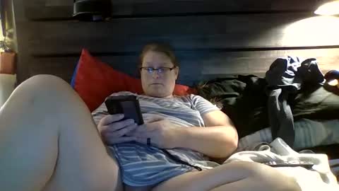 Snapshot of creamymadona chatting on October 16, 2025, 2:34 am Heather online show from October 16, 2025, 2:34 am